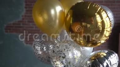 金色和<strong>银色气球</strong>背景。生日或任何节日概念